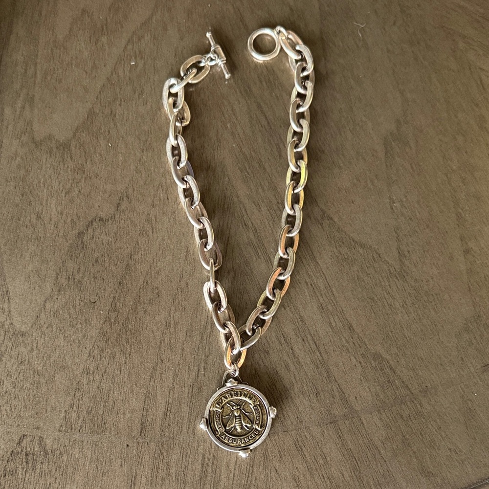 Beautiful, Like New French Kande Amandine Necklace